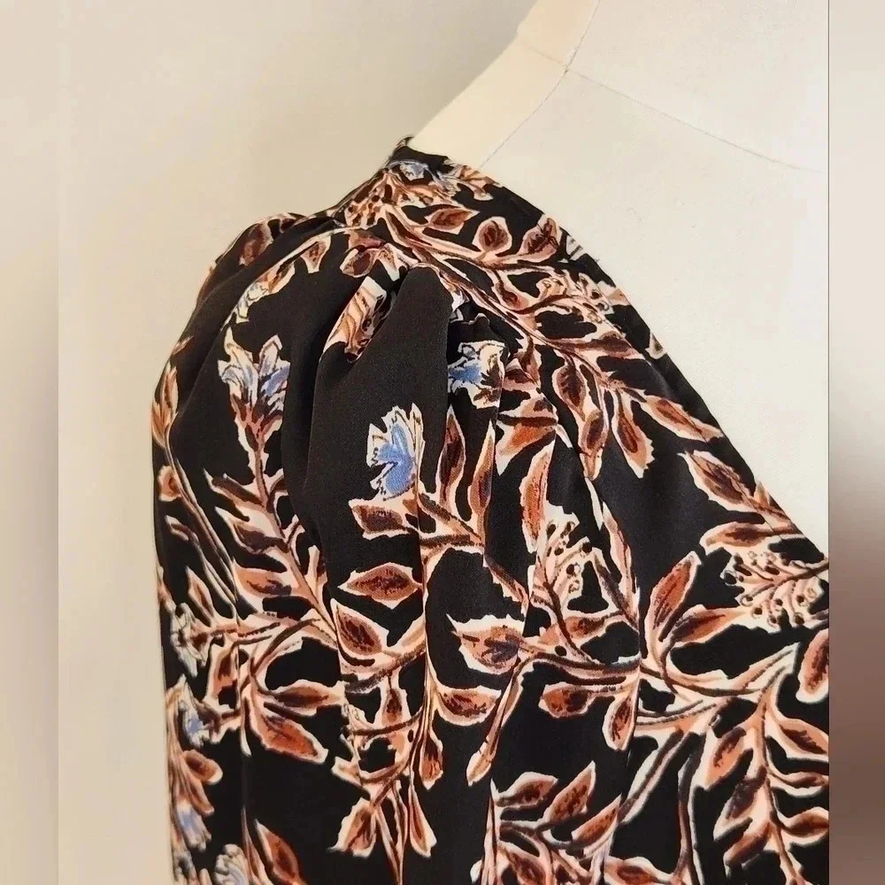 NWT || FREE PEOPLE || Santiago smocked blouse, crop, black, floral, size small